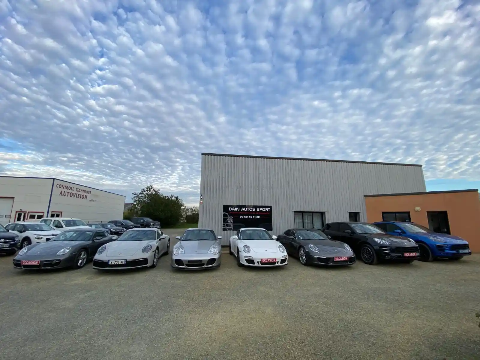 Véhicule de sport sélectionné chez Bain Autos Sport